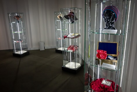 松本裕士氏が「お酒の席を思い出す」と発言したhideのプライベートファッションアイテム。