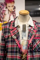 タータンチェック衣装