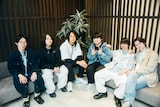 Galileo Galileiとサポートメンバーの大久保淳也(Sax)、DAIKI(G / BBHF)。(Photo by Masato Yokoyama)
