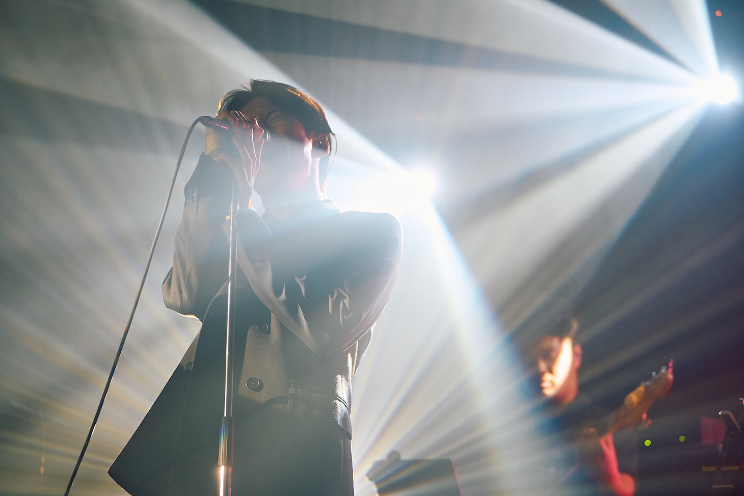 Hiira（Vo）（Photo by Graphy inc. 新井達也）