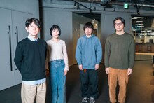 左から壷阪健登（soraya）、石川紅奈（soraya）、吉田靖直（トリプルファイヤー）、鳥居真道（トリプルファイヤー）。