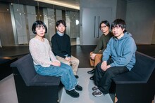 左から石川紅奈（soraya）、壷阪健登（soraya）、鳥居真道（トリプルファイヤー）、吉田靖直（トリプルファイヤー）。