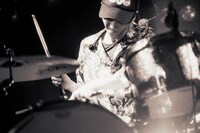 大野宏二朗（Dr）（撮影：稲垣ルリコ）