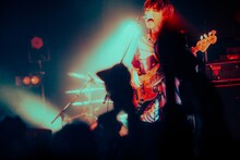 佐々木直人（B, Vo）（撮影：稲垣ルリコ）