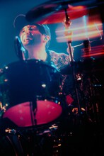 大野宏二朗（Dr）（撮影：稲垣ルリコ）