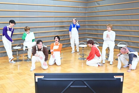 笑い崩れる超特急。