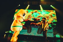 左から、ピーナッツくん、ウ山あまね（PAS TASTA）。（撮影：横山マサト）