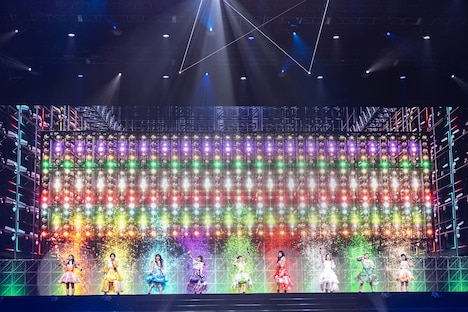 横一列で登場したえびちゅう。