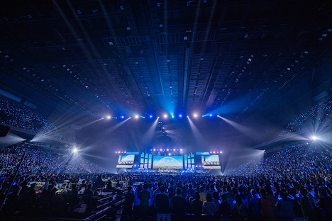 一面青く染まったさいたまスーパーアリーナ。