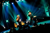 吉田山田（撮影：松本いづみ）