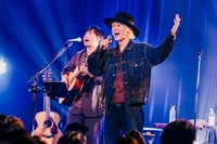 吉田山田（撮影：松本いづみ）