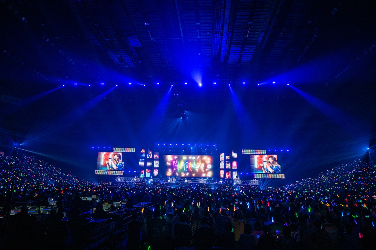 「私立恵比寿中学 15th Anniversary 大学芸会2025～LOVE&BRAVE～」の様子。