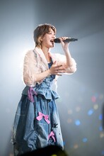 3月20日に行われた「私立恵比寿中学 15th Anniversary 大学芸会2025～LOVE&BRAVE～」で歌う小林歌穂。