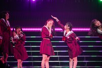 「仮契約のシンデレラ」を披露するえびちゅう。