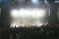 「15th Anniversary Show『FiNO is』」の様子。（Photo by Keisuke Morizawa）