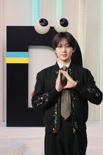 「DayDay.」ポーズをするFUMA（&TEAM）。(c)日本テレビ