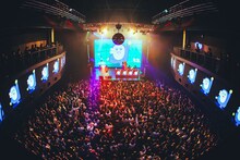 group_inouのライブの様子。（撮影：横山マサト）