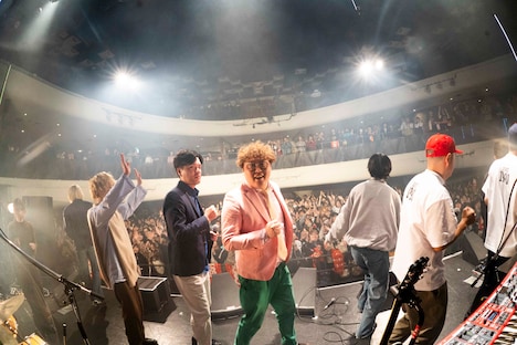 去り際の「すももハイツ」出演者たち。