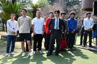 小袋成彬と友人たち。