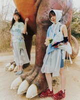 モトーラ世理奈とBEBE。