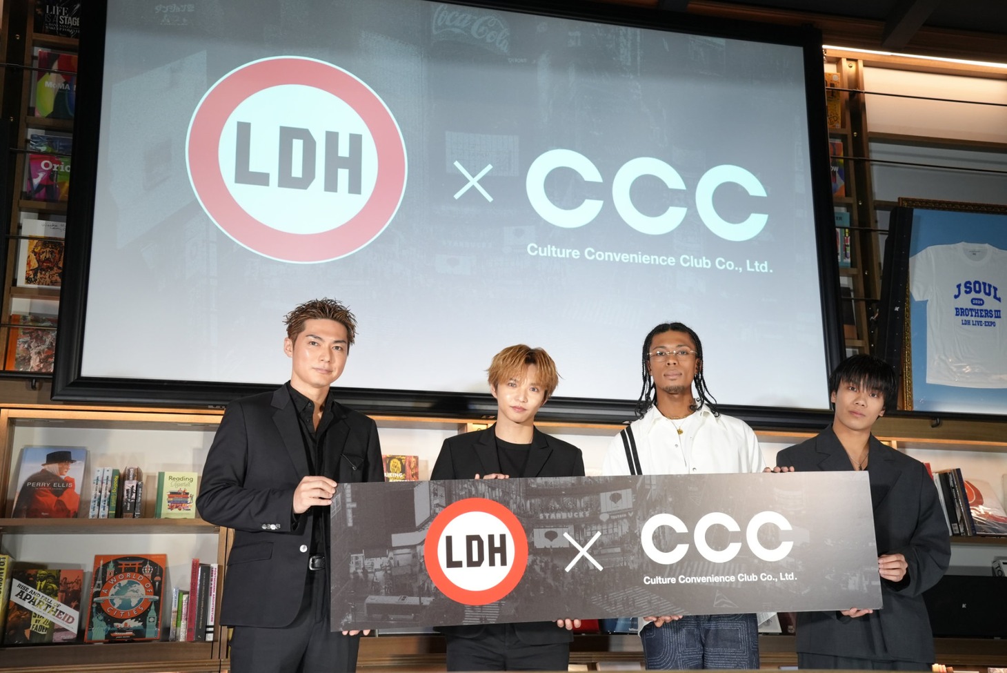 左からEXILE SHOKICHI、佐藤大樹、JIMMY、岩城星那。