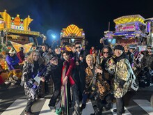 新浜レオン「炎のkiss」MV撮影時のオフショット。