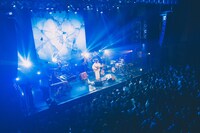 「ROTH BART BARON 10th Anv TOUR 2024-2025『Ice Age: Melt and Blooms』」ファイナル公演の様子。（撮影：金本凛太朗）