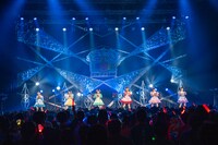 超ときめき♡宣伝部によるライブの様子。