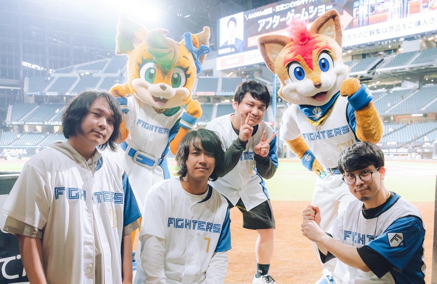 北海道・エスコンフィールドHOKKAIDOでのスペシャルミニライブより。