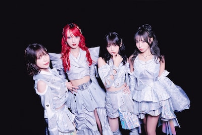 7月に解散したNIghtOwl。左から2番目が折原伊桜。