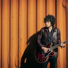 斉藤和義が新曲「HAPPY」配信リリース、ツアー「カモシカとオオカミ」限定特典決定