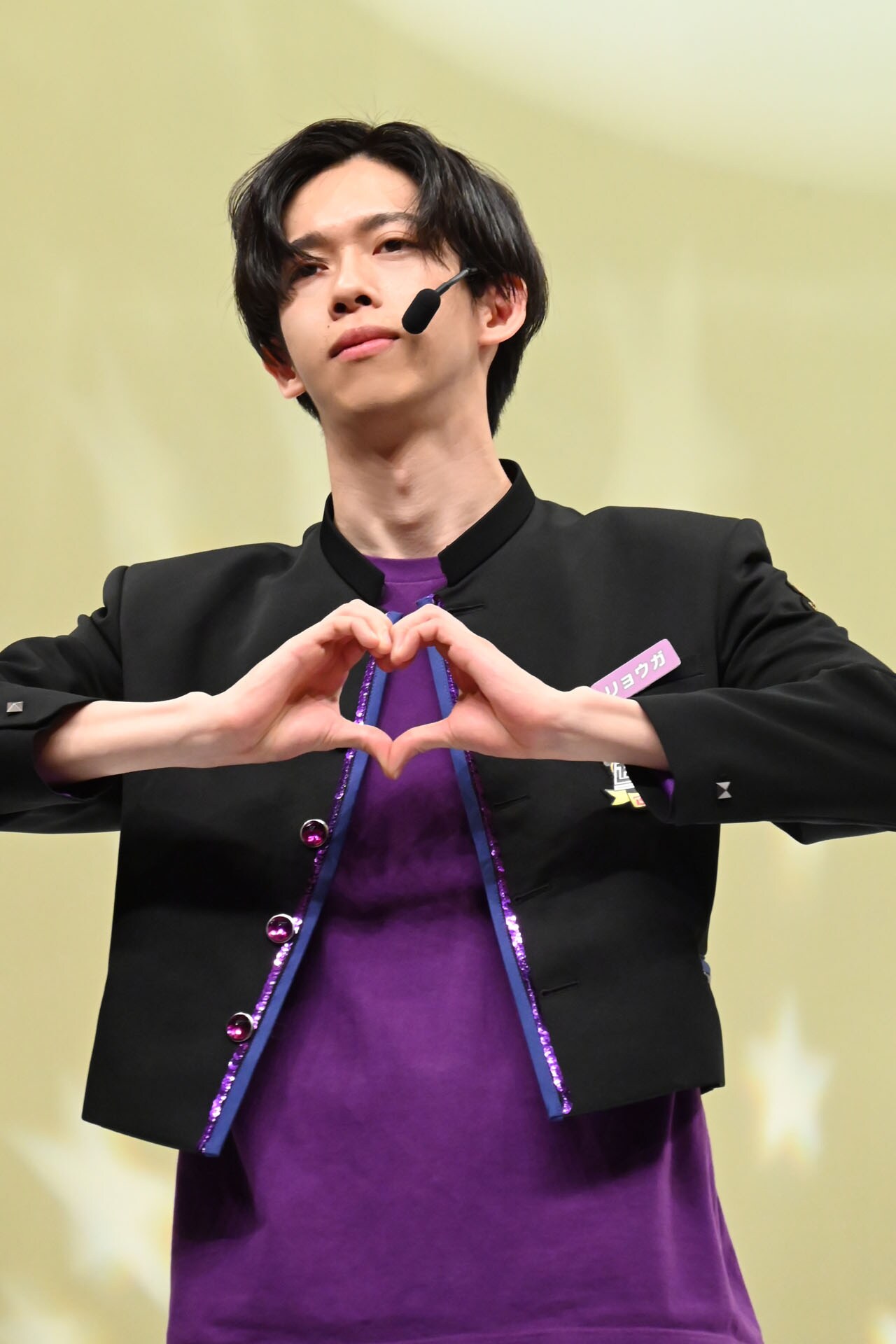 回答した8号車に感謝を伝えるリョウガ。 - 超特急「ふじびじ」で9人の