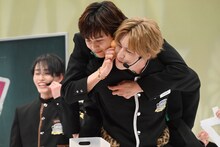 おんぶスタイルでチャレンジに挑んだタクヤとタカシ。