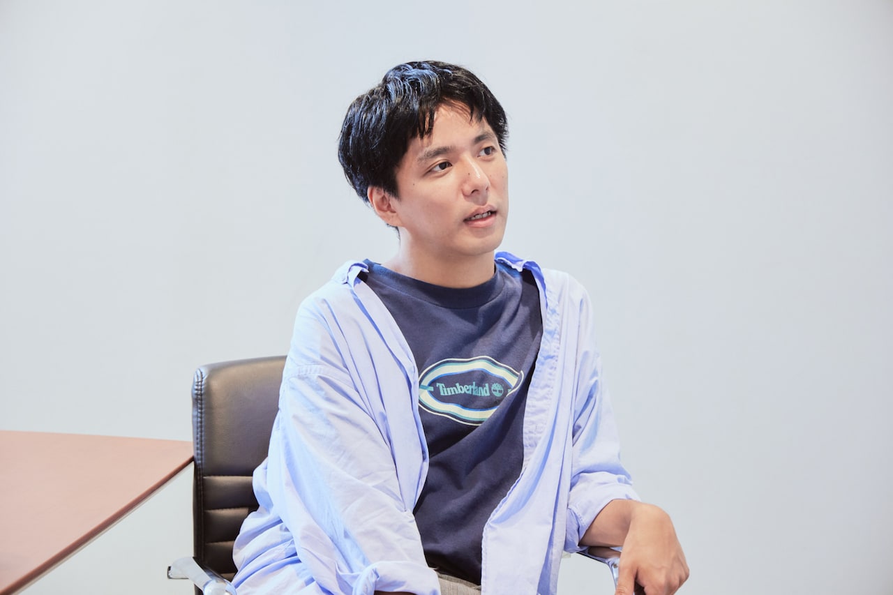 当時の苦労話を交えながらCDリリースの工程を解説するモリタさん。