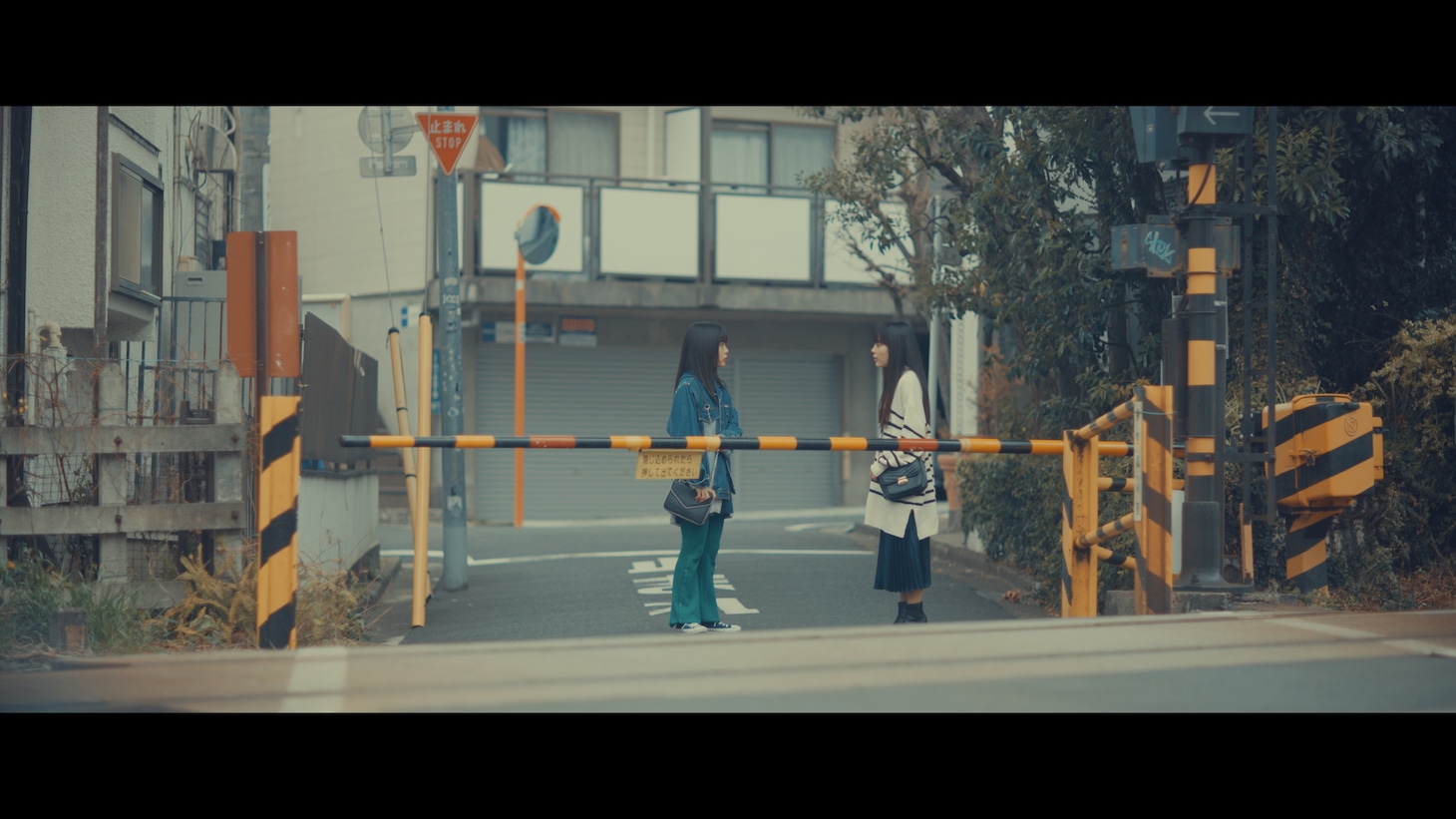 CHiCO「6:00 PM」ミュージックビデオのワンシーン。