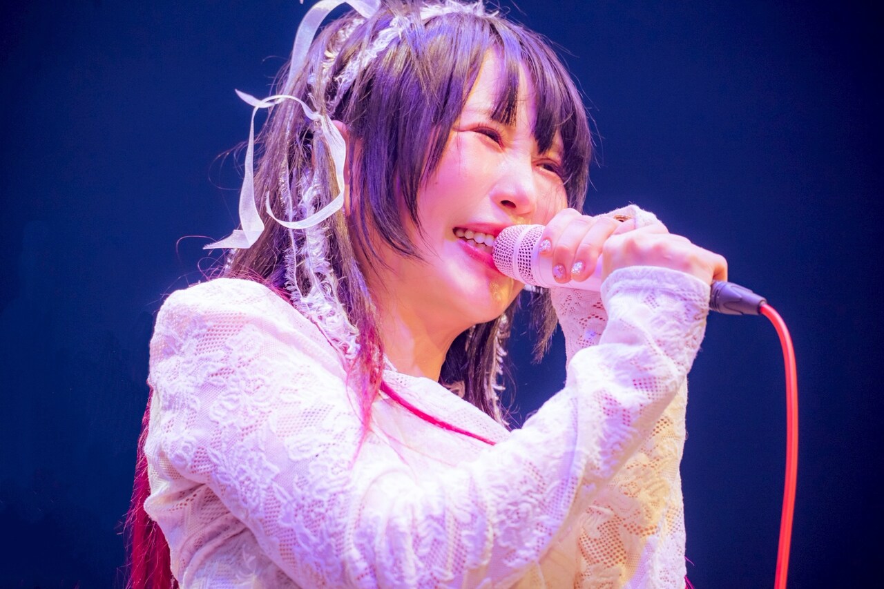 大森靖子（Vo, G）（撮影：汐留シユ）