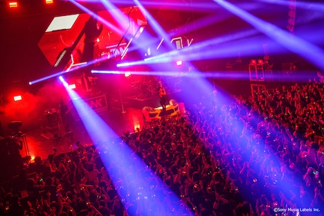 ツアー「SINGularity III -VOYAGE-」ファイナルの様子。