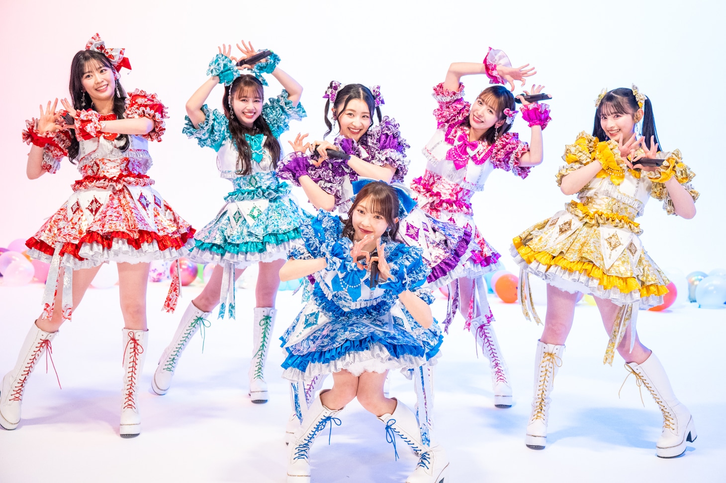 超ときめき♡宣伝部による生配信ライブの様子。