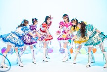 超ときめき♡宣伝部による生配信ライブの様子。