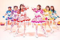 超ときめき♡宣伝部による生配信ライブの様子。