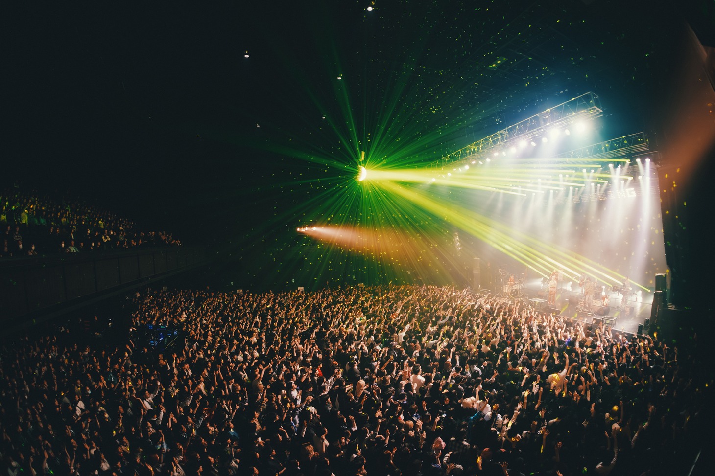 「礼賛 ONEMAN TOUR 2025 『NICE BUDDY』」最終公演の様子。（Photo by Daiki Miura）