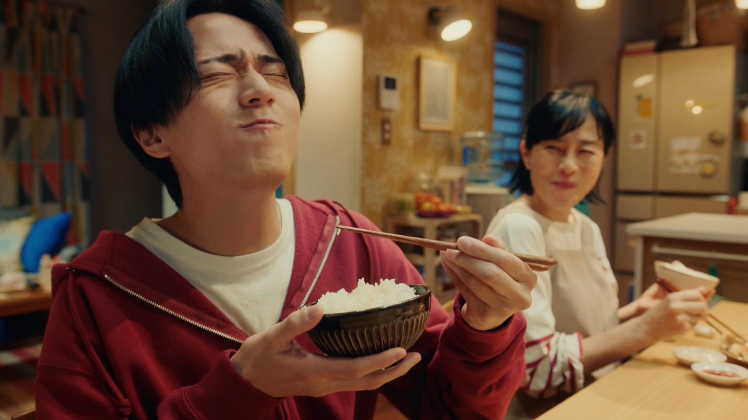 「AJINOMOTOギョーザ」新CM「ラス1」編より。