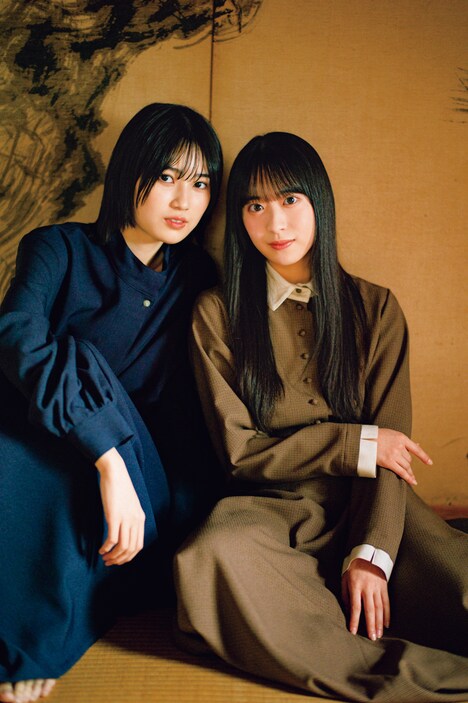 「週刊少年マガジン」18号より、的野美青と村井優。