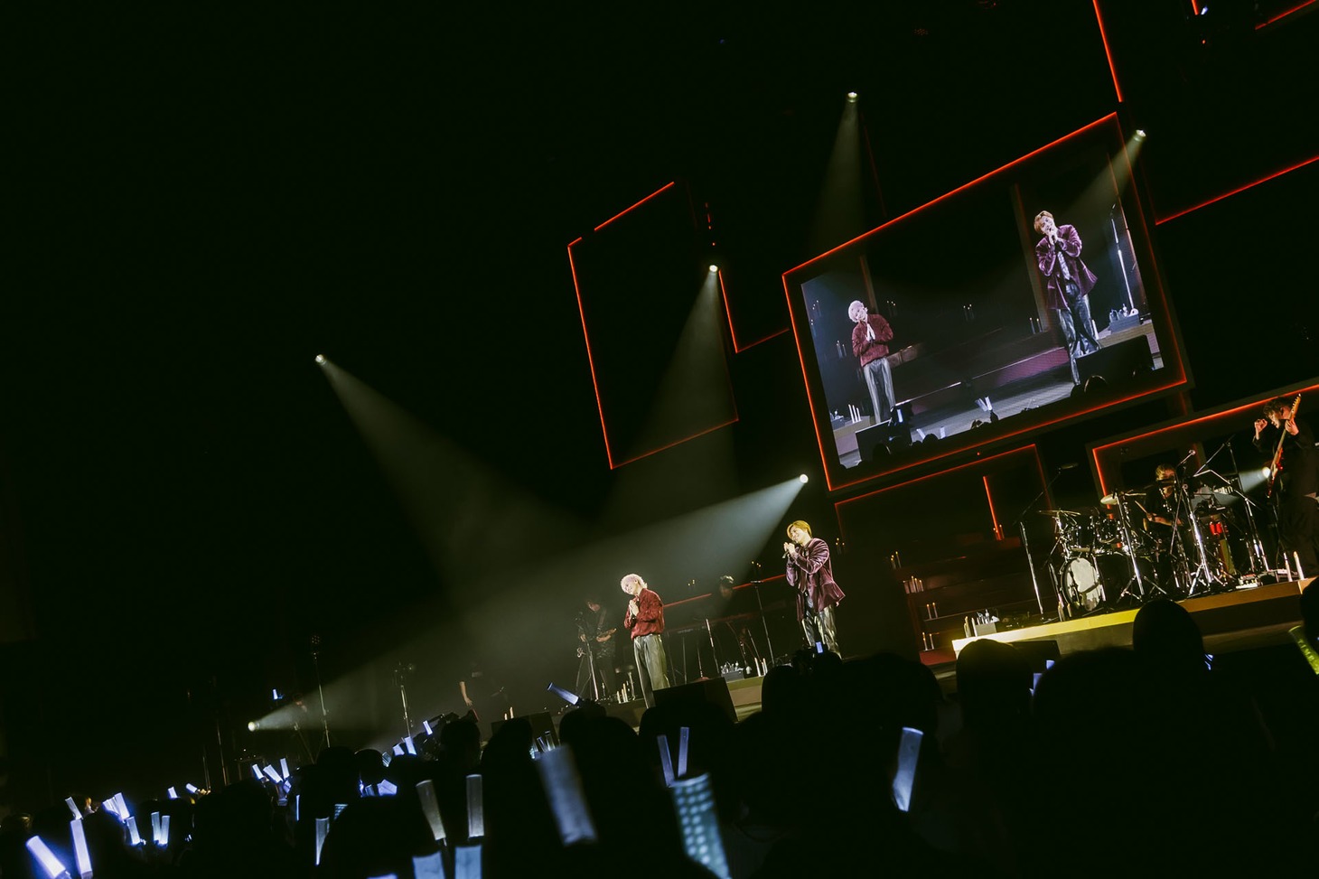 「宇宙ドライブ」の最後の決めポーズを取るせぶいれ。（撮影：鈴木友莉）