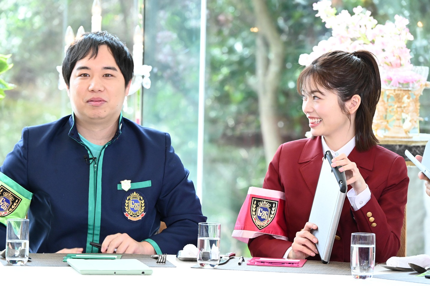 せいや（霜降り明星）と小芝風花 。©日本テレビ