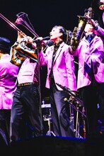 長屋晴子（緑黄色社会）とのセッションの様子。（撮影：青木カズロー）