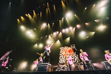 宮本浩次とのセッションの様子。（撮影：青木カズロー）