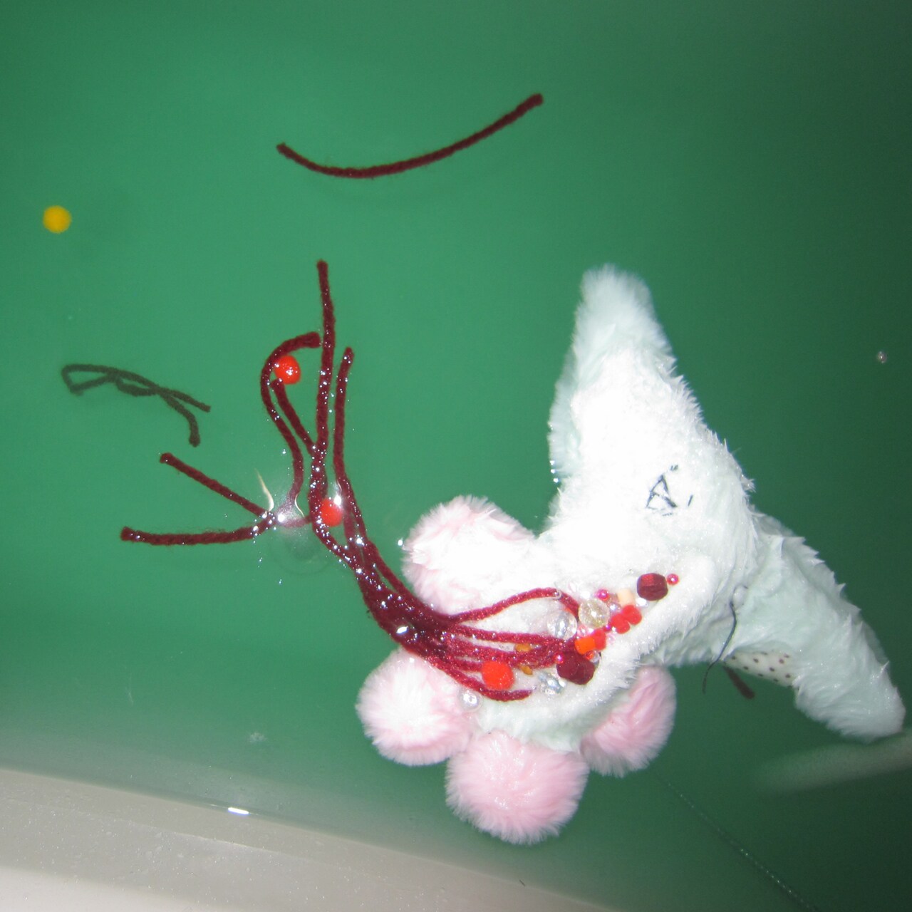 iVy、1stシングル「any n〇ise」で祈りのような切実さと危うい美しさを表現