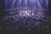 Furui Rihoとバンドメンバー。（Photo by mofu）