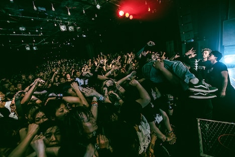 Petit Brabancon「CROSS COUNTER -01-」東京・LIQUIDROOM公演の様子。（Photo by Victor Nomoto - Metacraft）